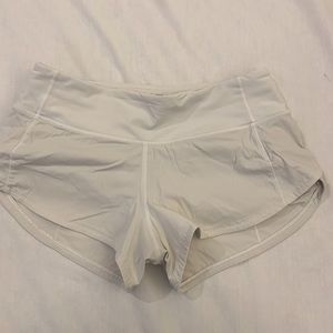 Lululemon White Lined Speed Up High Rise Short 2.5” Size 2